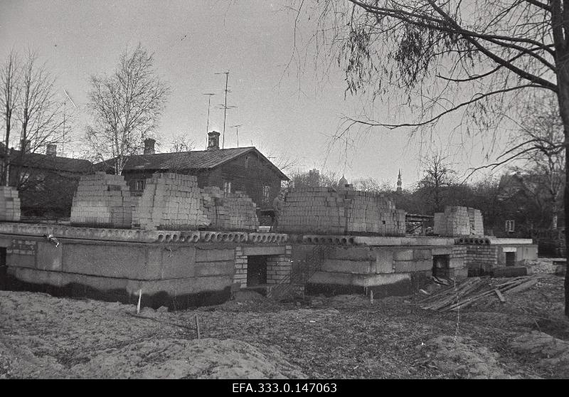 View on Wismari Street.