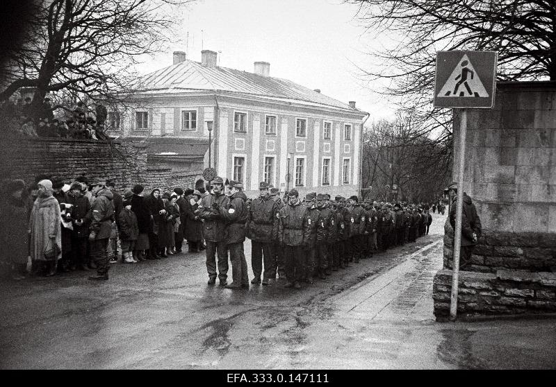 Solemn division of the Defence Forces of the Republic of Estonia at Lossiplats in the event of the departure from the position of Prime Minister Edgar Savisaare.
