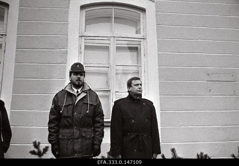 Minister of the Interior of the Republic of Estonia Olev Laanjärv (best) and Director-General of the State and Border Protection Agency Andrus Öövel at the solemn row of the Defence Forces of the Republic of Estonia at the Lossiplats in the event of departure from the office of President of the Government of the Republic Edgar Savisaare.