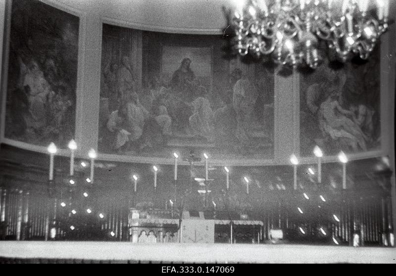 Crossing service in the Church of Kaarl.