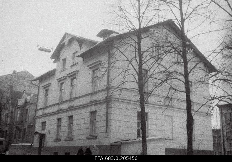 Building Tõnismäe t 11.