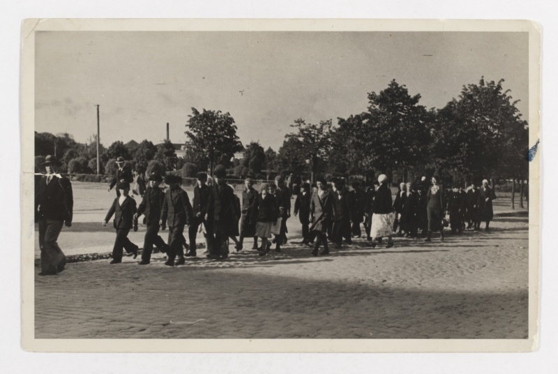 Colonel of schoolchildren in Viru Square Park