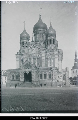 Aleksander Nevski Cathedral Toompeal (built in 1894-1900).  duplicate photo