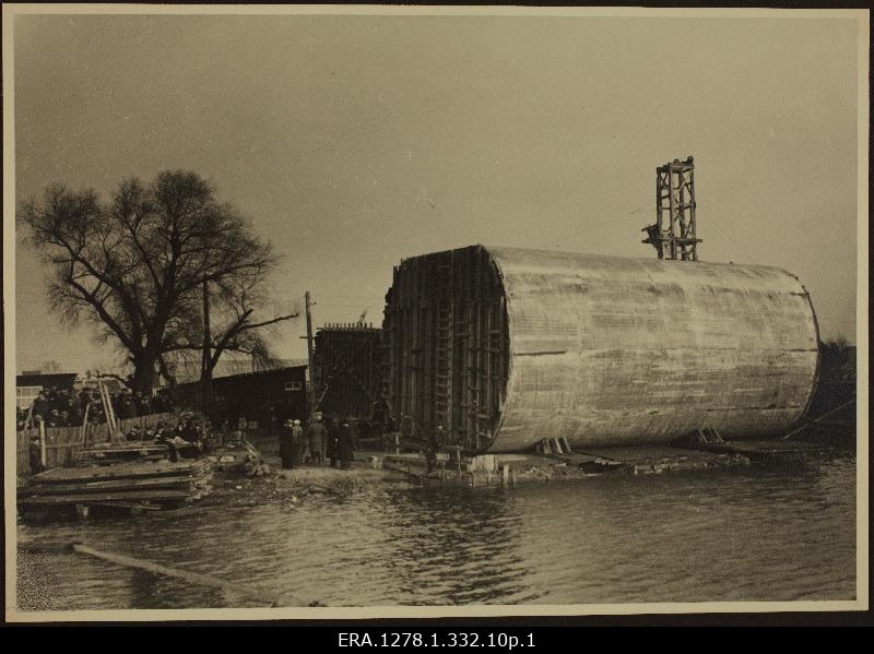 Ready for watering the pillar pillar.