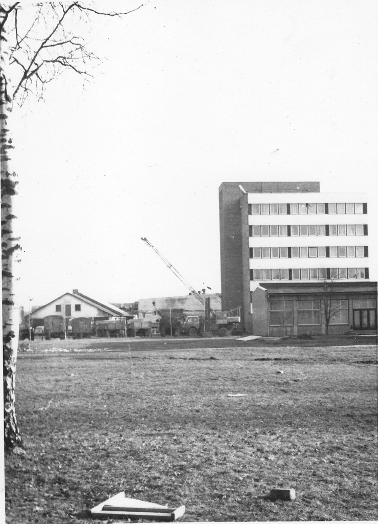 Beginning of the 80th of the KEK office building