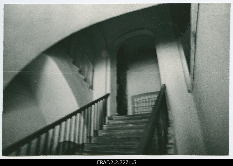 Patarei vangla (Keskvangla) sisevaade trepile koridoris. Pildistatud, kui filmiti Kaljo Kiisa 1924.a detsembri sündmustest rääkivat filmi "Surma hinda küsi surnutelt"