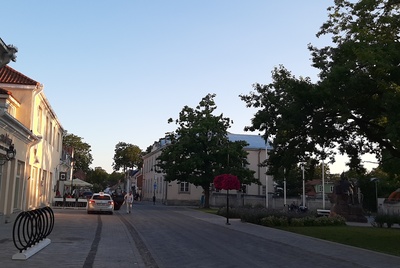 Rongkäik Kuressaares Lossi tänaval rephoto