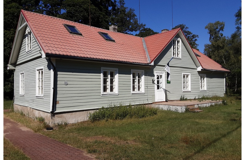 View of the Prangli Basic School building. rephoto