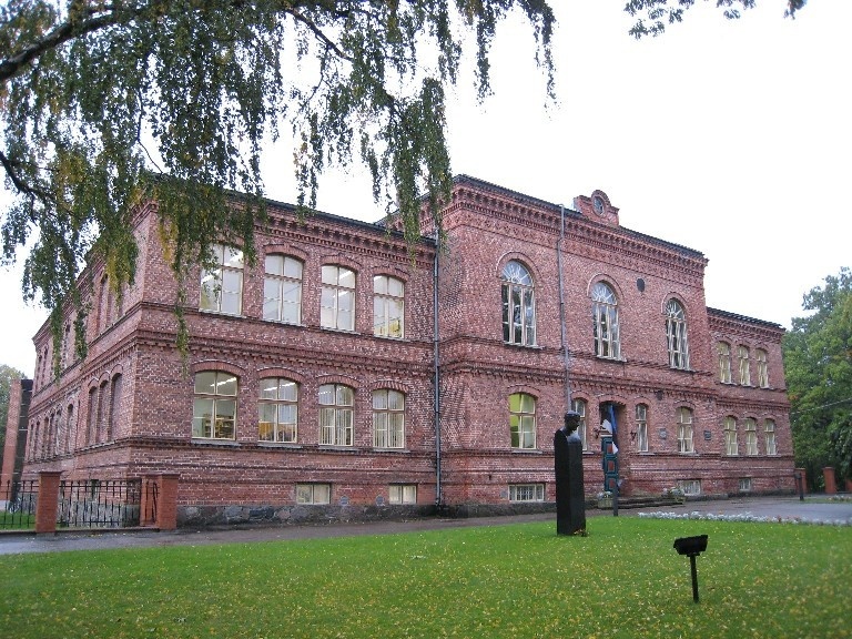 Building of the Pärnu School of Sons
