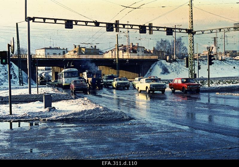 View from Endla Street to the railway line.
