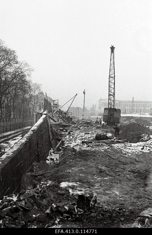 Construction of the viaduct of Pärnu highway.