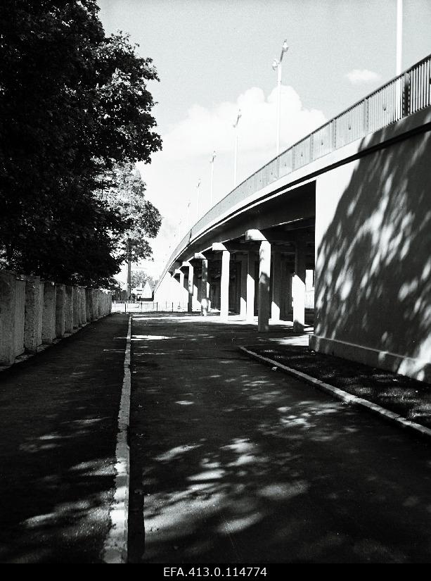 Construction of the viaduct of Pärnu highway.