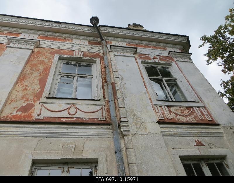 Main building of Liigvalla Manor. Outdoor view. Façade.