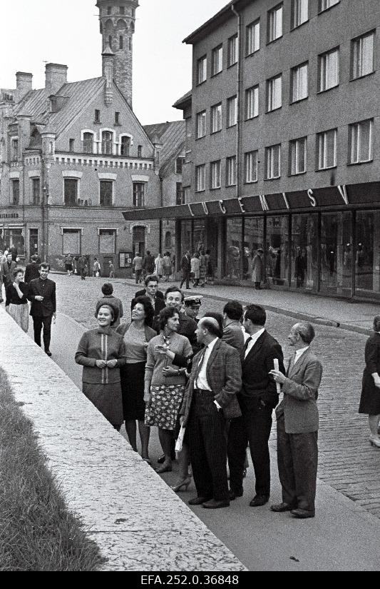 The Riga Operet Theatre actors are present at the guest show in Tallinn to meet the city.