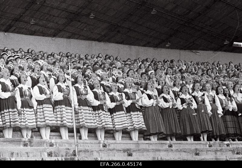 Women's choirs at the 16th General Song Festival of the Estonian Soviet Union in 1965.