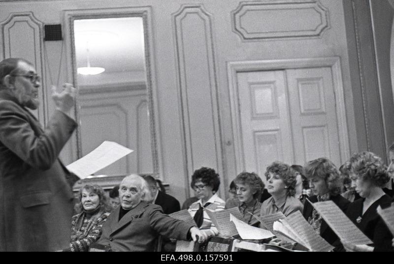 Composer Veljo Tormis in the choir association. In front row, the composer and conductor Gustav Ernesaks with his wife.
