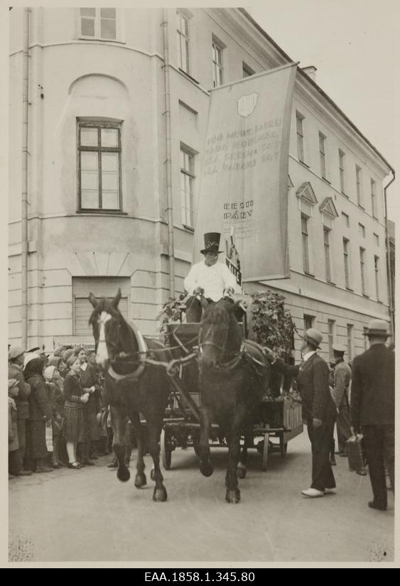 Estonian Day Carneval Excursion in Tartu