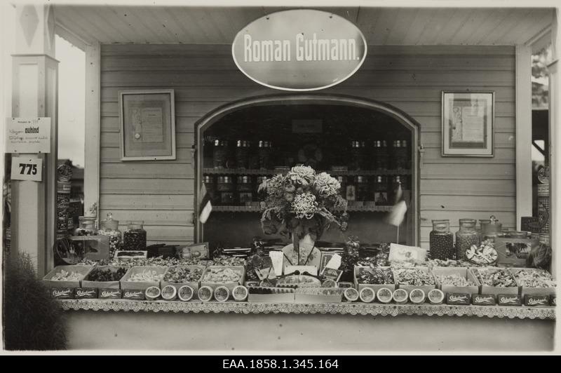 Roman Gutmann's compression industry (Tartu, Vallikraavi 8) with a pavilion of sweets.