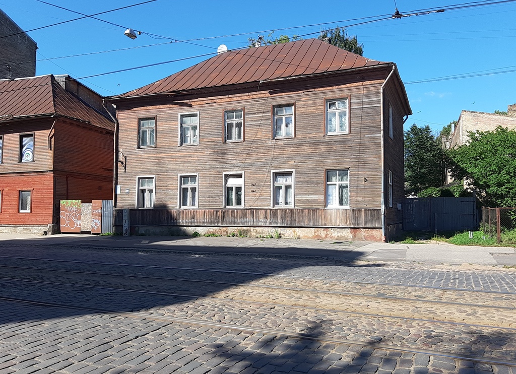 Riga. Wooden residential building in Moscow Street 89 rephoto