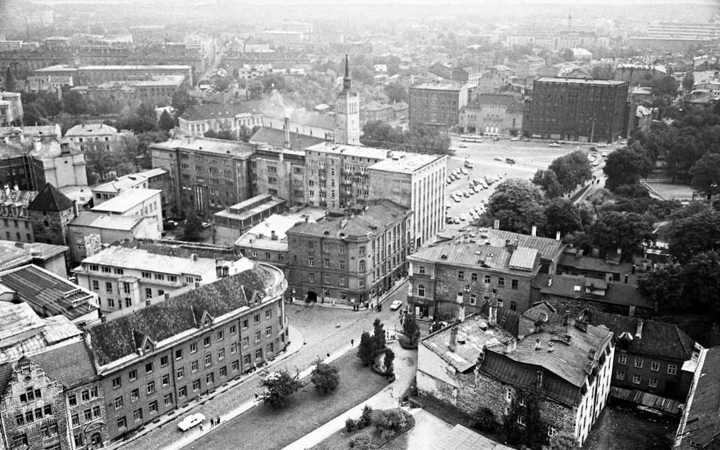 Victory Square and Harju Street from the tower of the Niguliste Church 74