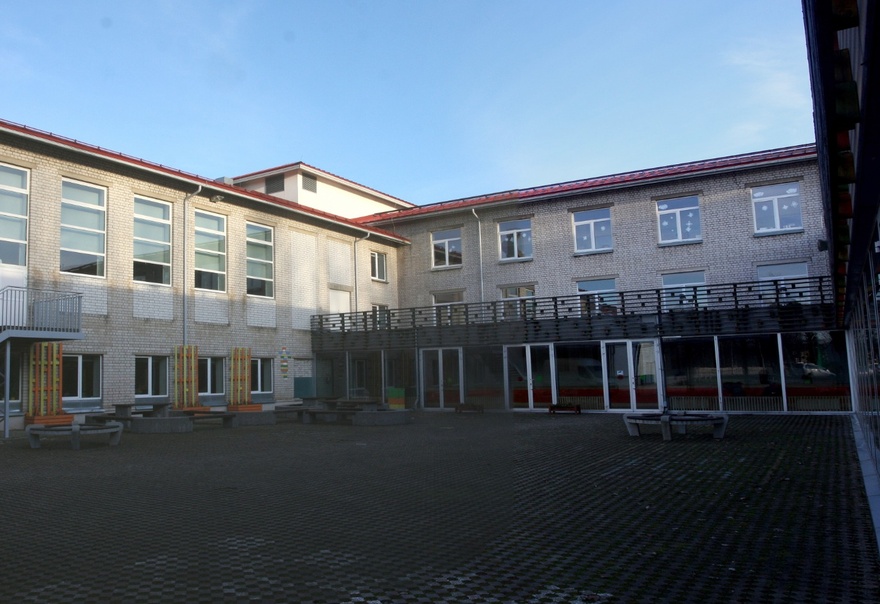 Suure-Jaani Gümnaasium, end keskkool, vaade rephoto