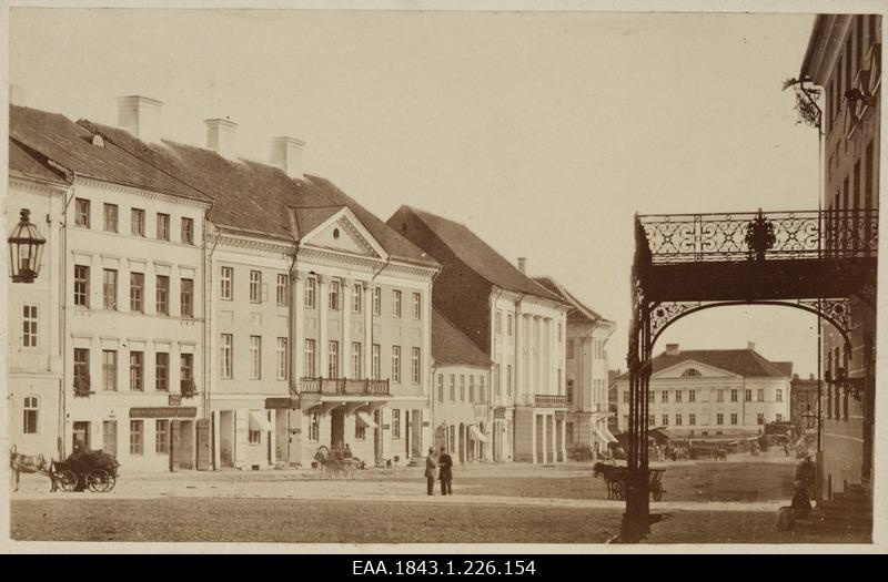 Tartu Raekoja square from the end of the University Street