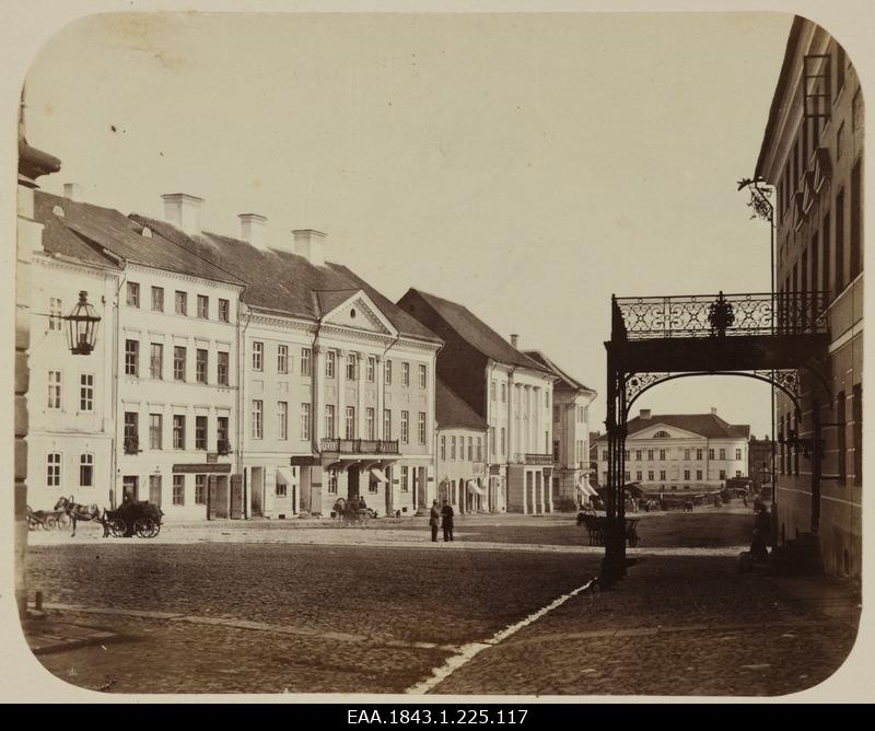 Tartu Raekoja square from the end of the University Street