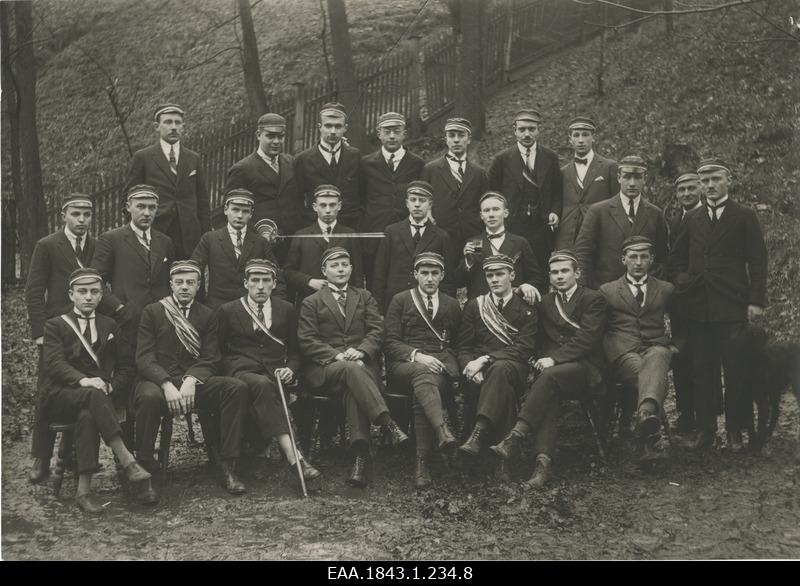 Company "Estonia" member group picture of new color carriers Dietrich Abels and Rudolf Hippius