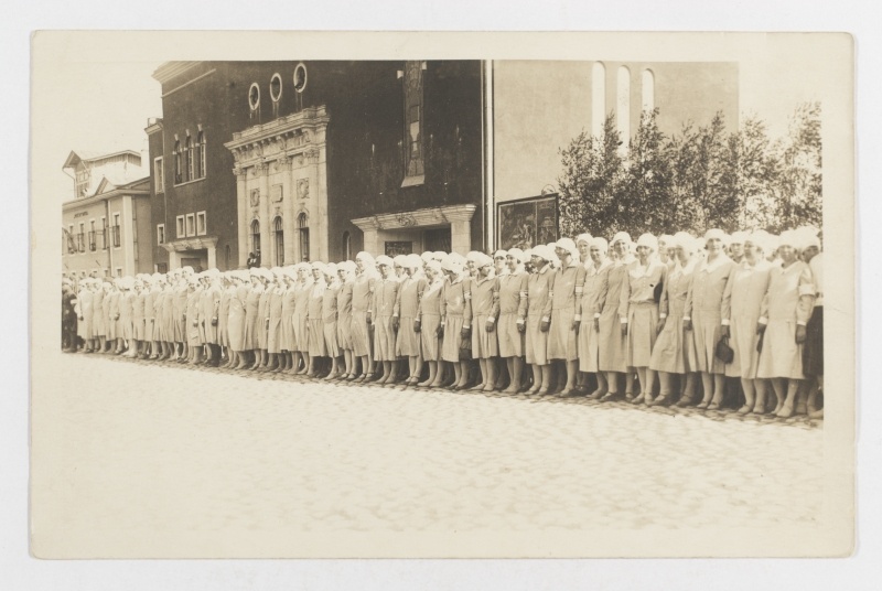Women in shape in front of Gloria Palace in Tallinn