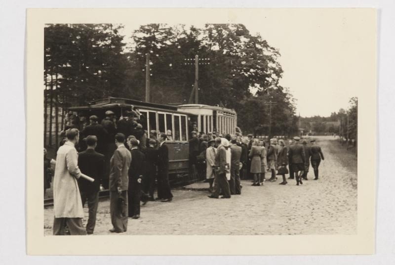 People go to the tram
