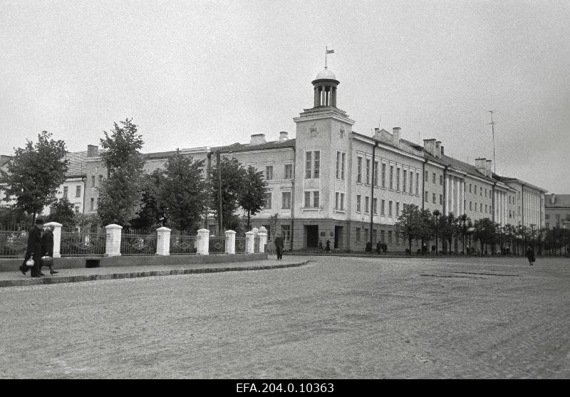 New houses on Narva Peetri Square.