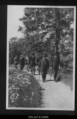 President Päts and Polish Minister of Foreign Affairs, Colonel Beck walking in the Oru Castle Park.  duplicate photo