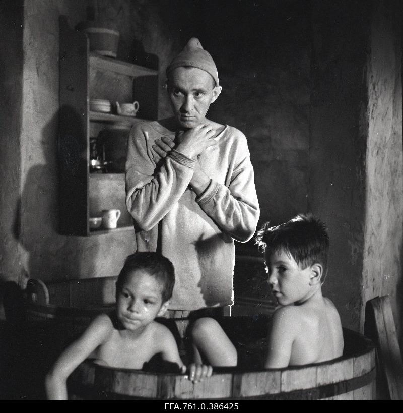 Filming the "Earl" film. Arvo Kukumägi about Kaarel Peterson, children of Peterson.