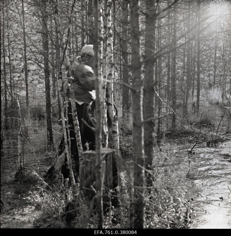 A scene from the film "Metscanners". Forestvennad rabas