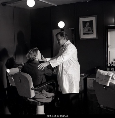 A scene from the film "Metscanners". Tõnu in the role of Arvo Kukumägi, in the role of Reinu Tõnu Kark  duplicate photo