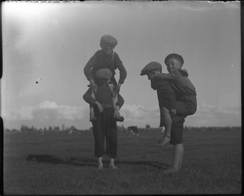 "Colakass", bära på ryggen. (1932)