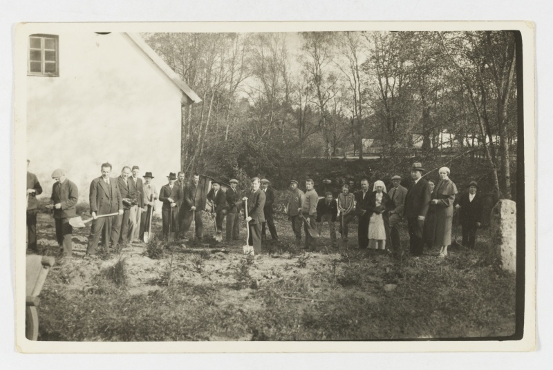 A group of people in Taageperal