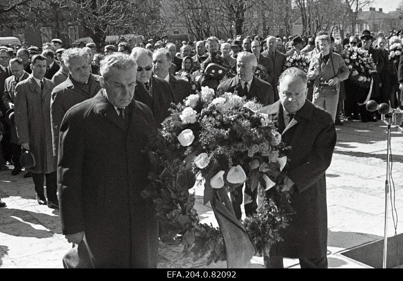 On the 25th anniversary of the victory over fascist Germany V.Klauson, the first secretary of the Central Committee of the ECB, J.Käbin (better) and Chairman of the Council of Ministers of the ENSV, brought to the monument of the Tallinn liberators.