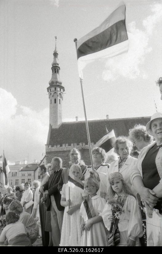 Estonian People’s Municipality miiting “The question of the re-independence of the Baltic States at the Paris Conference” at the Raekoja Square.