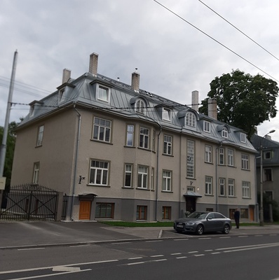 Tallinn-type apartment building Tehnika 17, view of the building. Architect Karl Tarvas rephoto