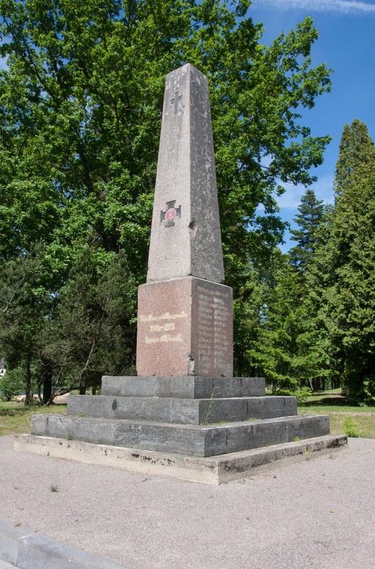 Vabadussõja ausammas Räpinas rephoto