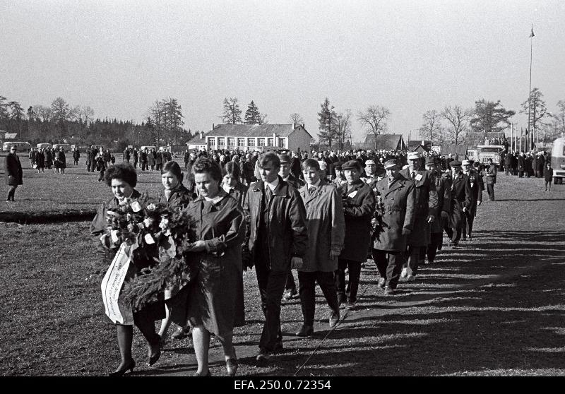 Märjamaa-Tallinn motokas dedicated to the 25th anniversary of the victory over Fascist Germany in the Great Isamaas War, bringing participants from the motokas to the brothers’ houses in Märjamaa.