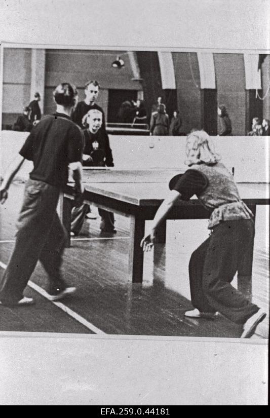 A meeting between a. Vainomäe - a. Frantsu and h. Rannu - e. Mäe in the table tennis for the Republican front competitions.