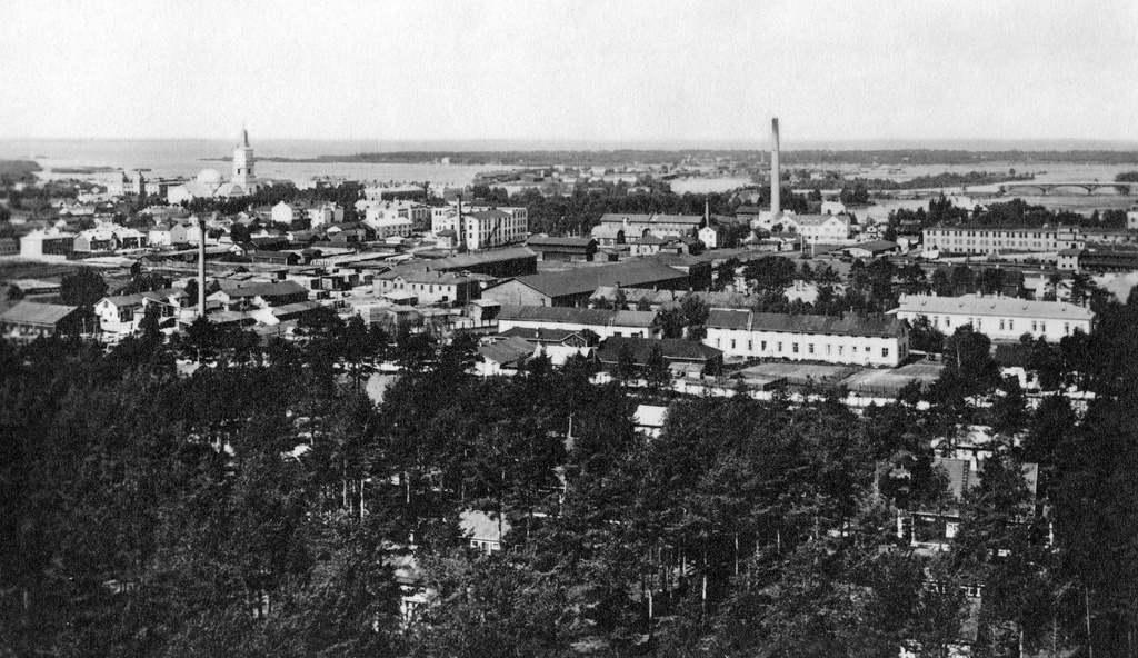 Myllytulli Oulu pre 1940 - Myllytulli seen from the Intiö water tower in Oulu.