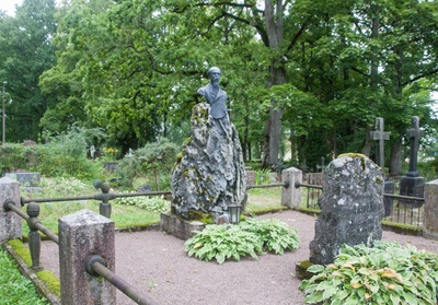 Painting artist Johann Köler's tomb monument on the Great-Jaani cemetery. rephoto