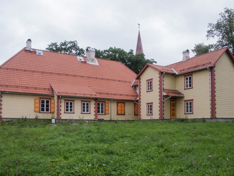 Main building of the Grand Jan Pastorage, 18th century. rephoto