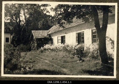 Service Manor residential house  similar photo