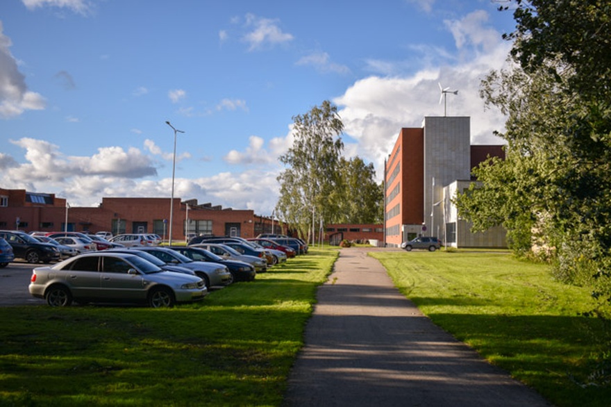 EPMÜ mehhaniseerimisteaduskonna hoone Tartus Kreutzwaldi 56. Arhitektid Vivian Lukk ja Agnes Vulp rephoto
