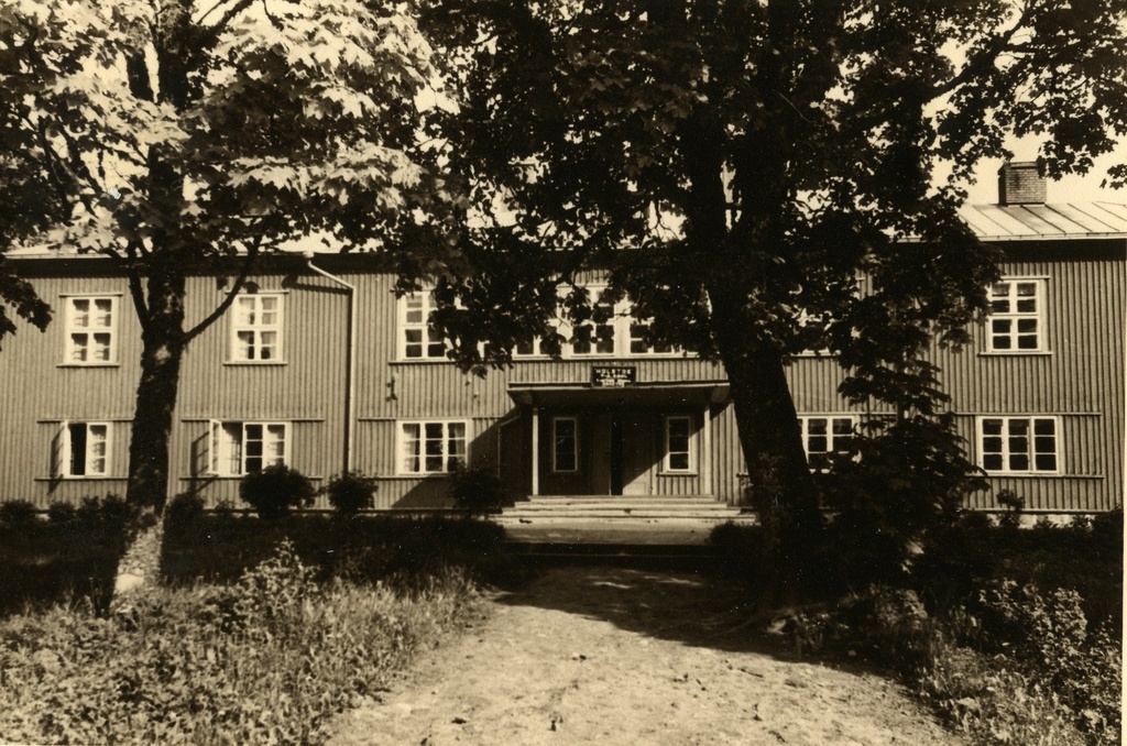 Holstre 8-kl School building