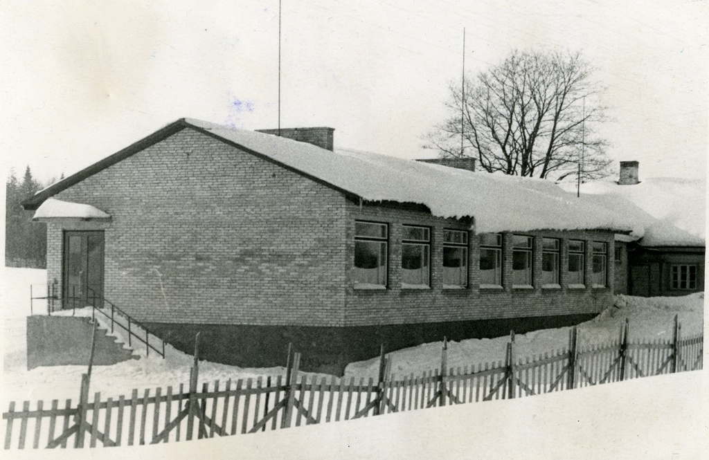 Haanja 8-kl School buildings (old and new school building)